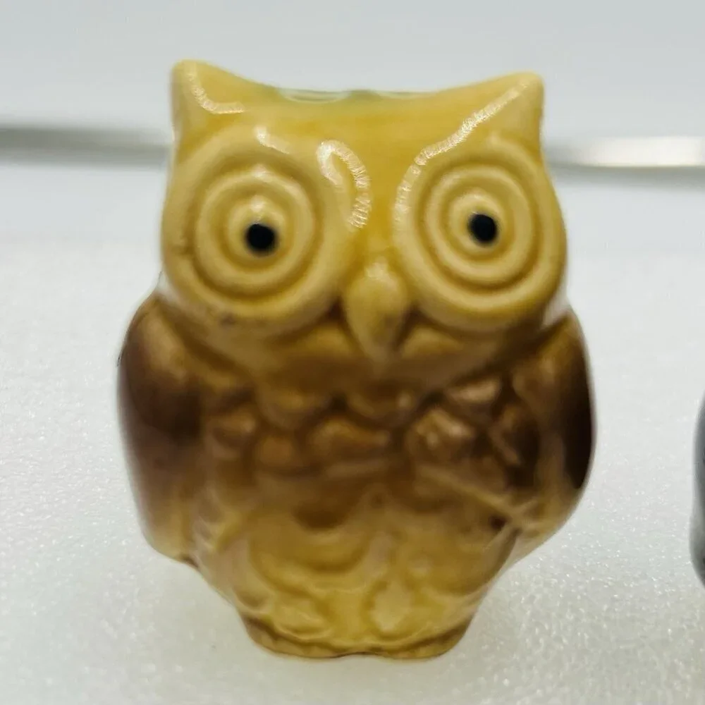 Vintage Owl Salt and Pepper Shakers Ceramic Small 2